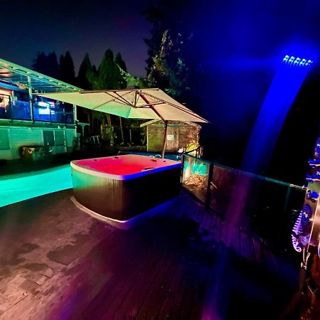 Resort Style Home Living With Private Pool And Hottub Delta Exteriör bild